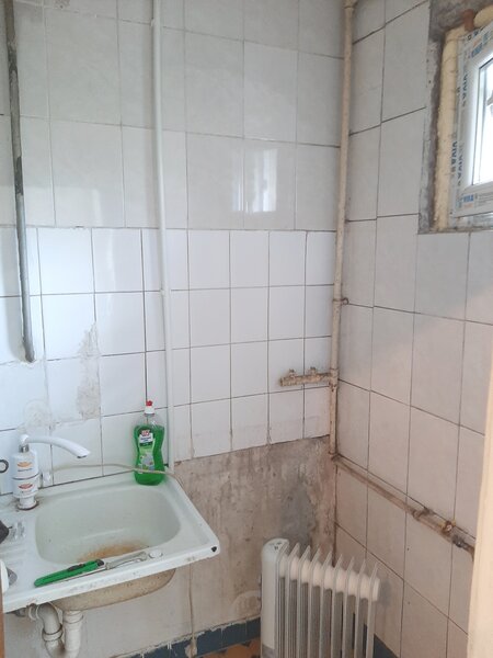 Toporasi, Branistari, Iacob Andrei, garsoniera etaj 1/P+4, bloc civilizat