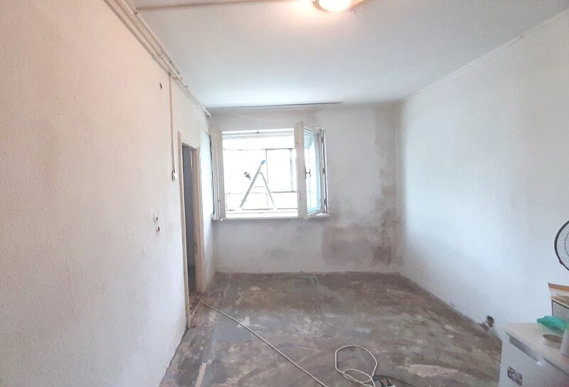 Toporasi, Branistari, Iacob Andrei, garsoniera etaj 1/P+4, bloc civilizat