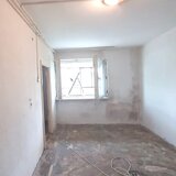 Toporasi, Branistari, Iacob Andrei, garsoniera etaj 1/P+4, bloc civilizat